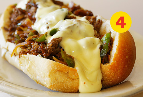 Id&eacute;e #4 pour cuisiner le b&oelig;uf hach&eacute;: Philly cheesesteak d&eacute;brouillard