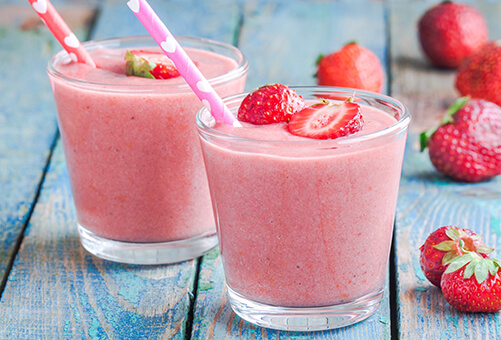 Lait frapp&eacute; cr&eacute;meux aux fraises