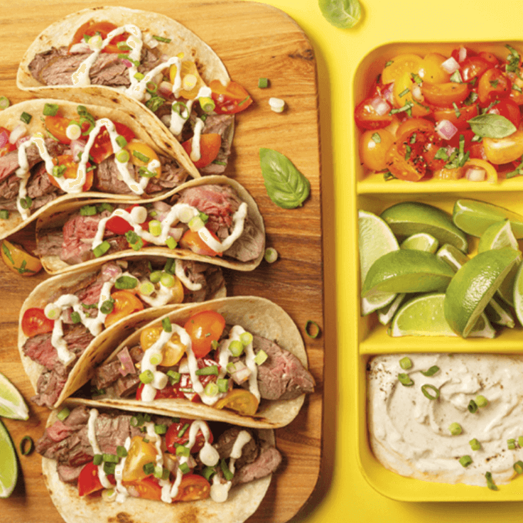mini-tacos de bavettes et crème sûre à la lime